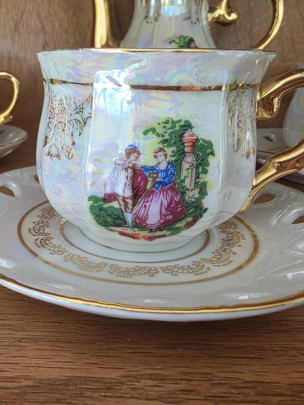 Porcelain Gold-Trimmed Teapot and Cup Set - White and Gold